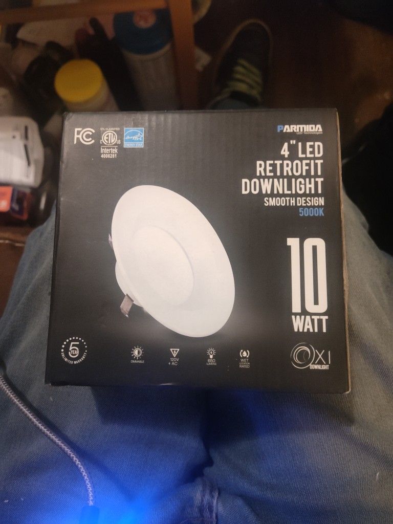 Parmida 4" LED Retrofit Downlight  10 Wat