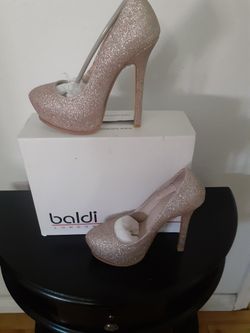BNIB Baldi Platform Stiletto Gold Heels Sz 6.5