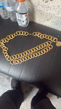 1980 Chanel link belt