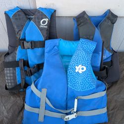 Kids Larg An Small Life Jackets For Boating 