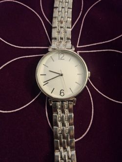 Women's Silver-Tone Rhinestone Link Watch – Minimalist White Dial