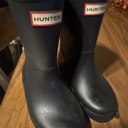 HUNTER EXCELLENT CONDITION SIZE 8 TODDLER