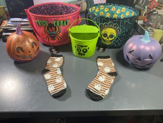 Holloween items, new and like new!