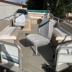 Sun Tracker Pontoon Boat Party Barge