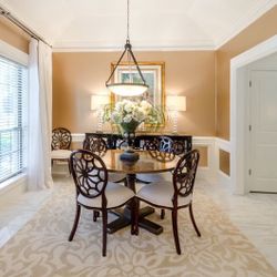 Exclusive High End Italian Spider Back Custom Upholstery Dining Chairs.Detailing, Walnut And Gloss Finish ! Perfect Condition! White Upholstery ! 