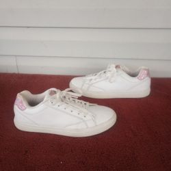 Women's Fila shoes size 8