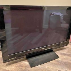 60" PANASONIC TELEVISION 