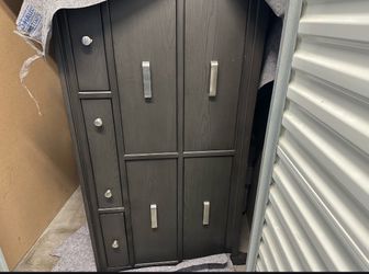 7 Drawer Dresser w/ Mirror