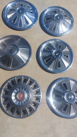 Mustang Hub Caps 65, 66, 67