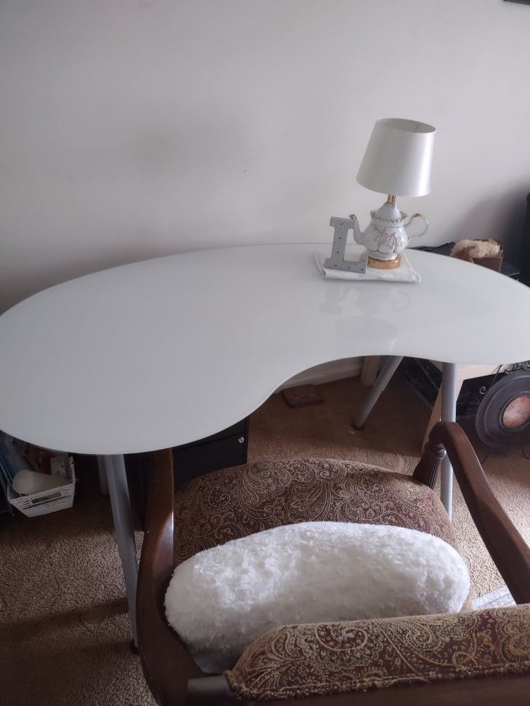 Genuine Louis Vuitton, Ikea Glass Smoke Desk, Bench Pier 1
