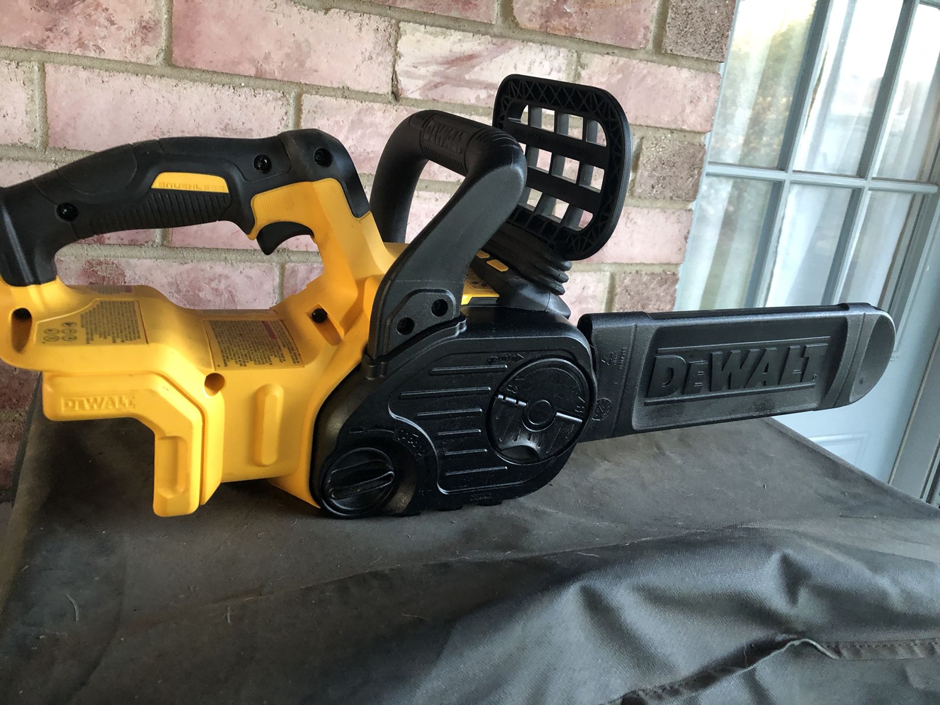 Dewalt 20volt chainsaw tool only no battery or charger