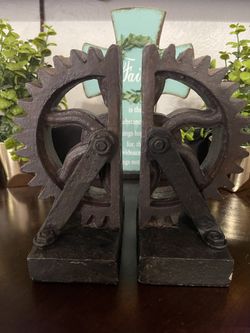 Comfy Hour Set of 2 Resin Wheel Gear Bookends 