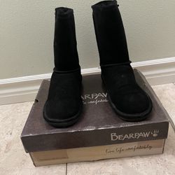 Short bearpaw boots on sale top