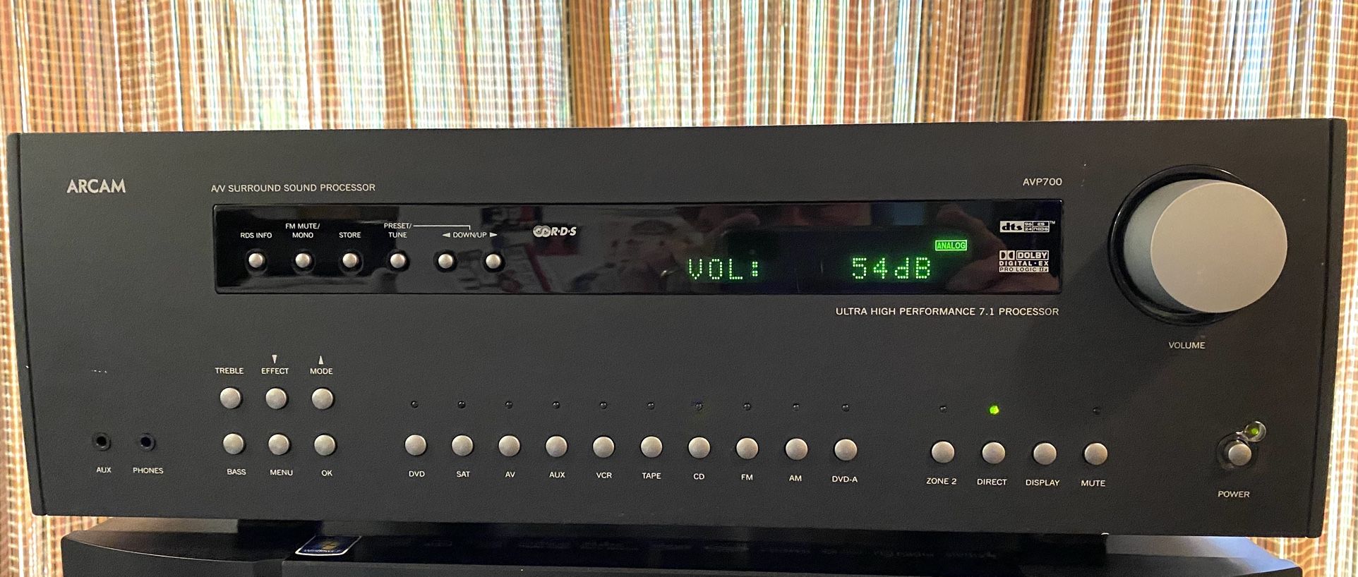 TOP PRE-AMP/AUDIO+VIDEO CONTROLLER ~ ARCAM AVP-700…