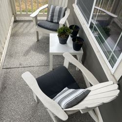 Table And Chairs 