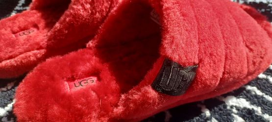 UGG Fluff You Red