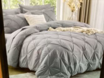 QUEEN 7 Piece Bed in a Bag - Gray Pintuck Comforter Set