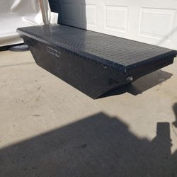 Truck Bed Storage Box / Tool Box