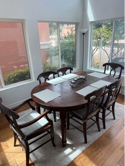 Pottery Barn extendable dining room table set