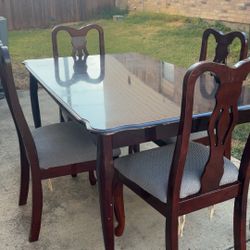 Table With Chairs 