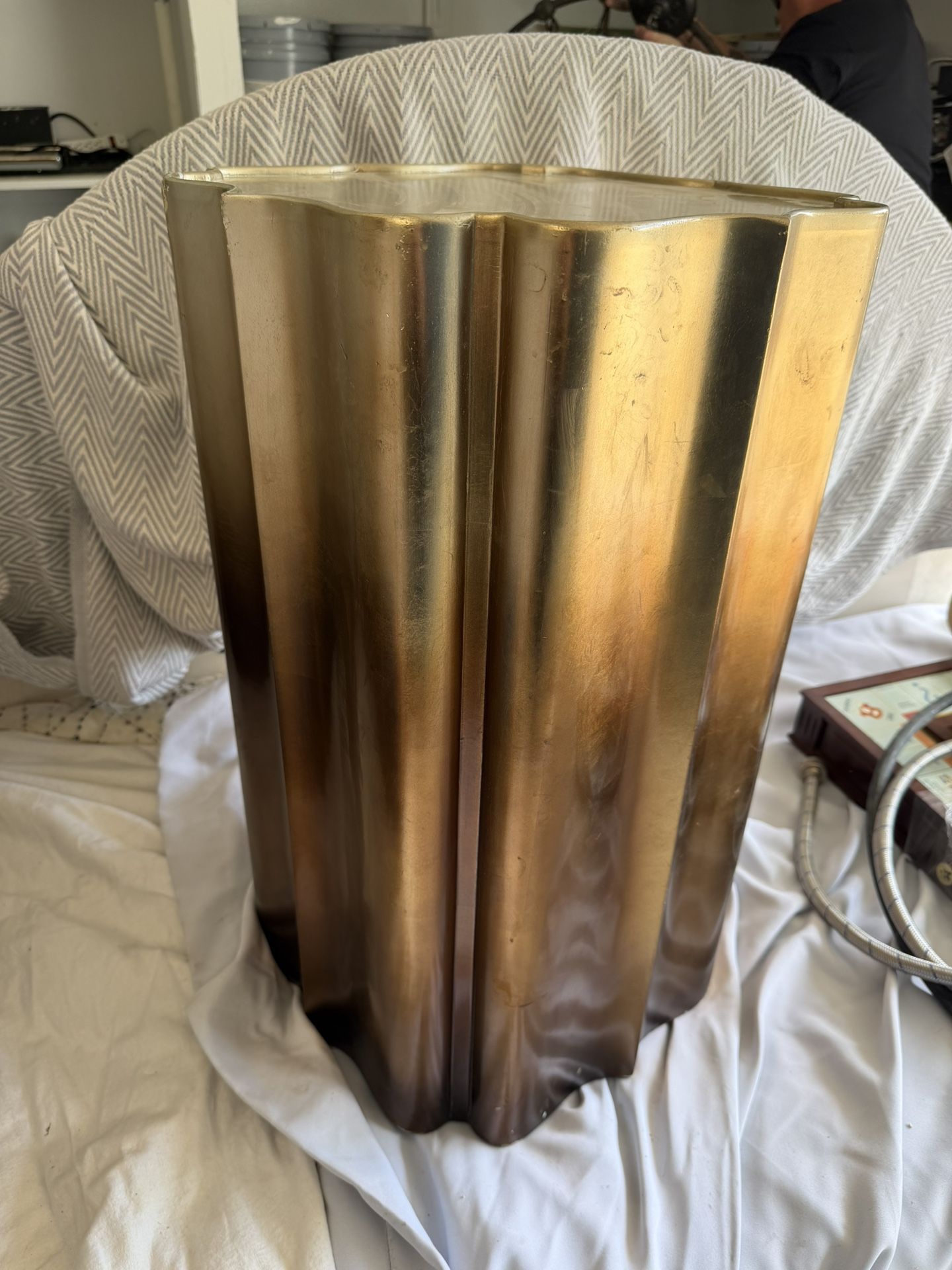 Gold Metal Accent / Side Table – Sculptural Design (25” x 18”)