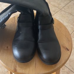 Micheal Kor Boots Size 4 