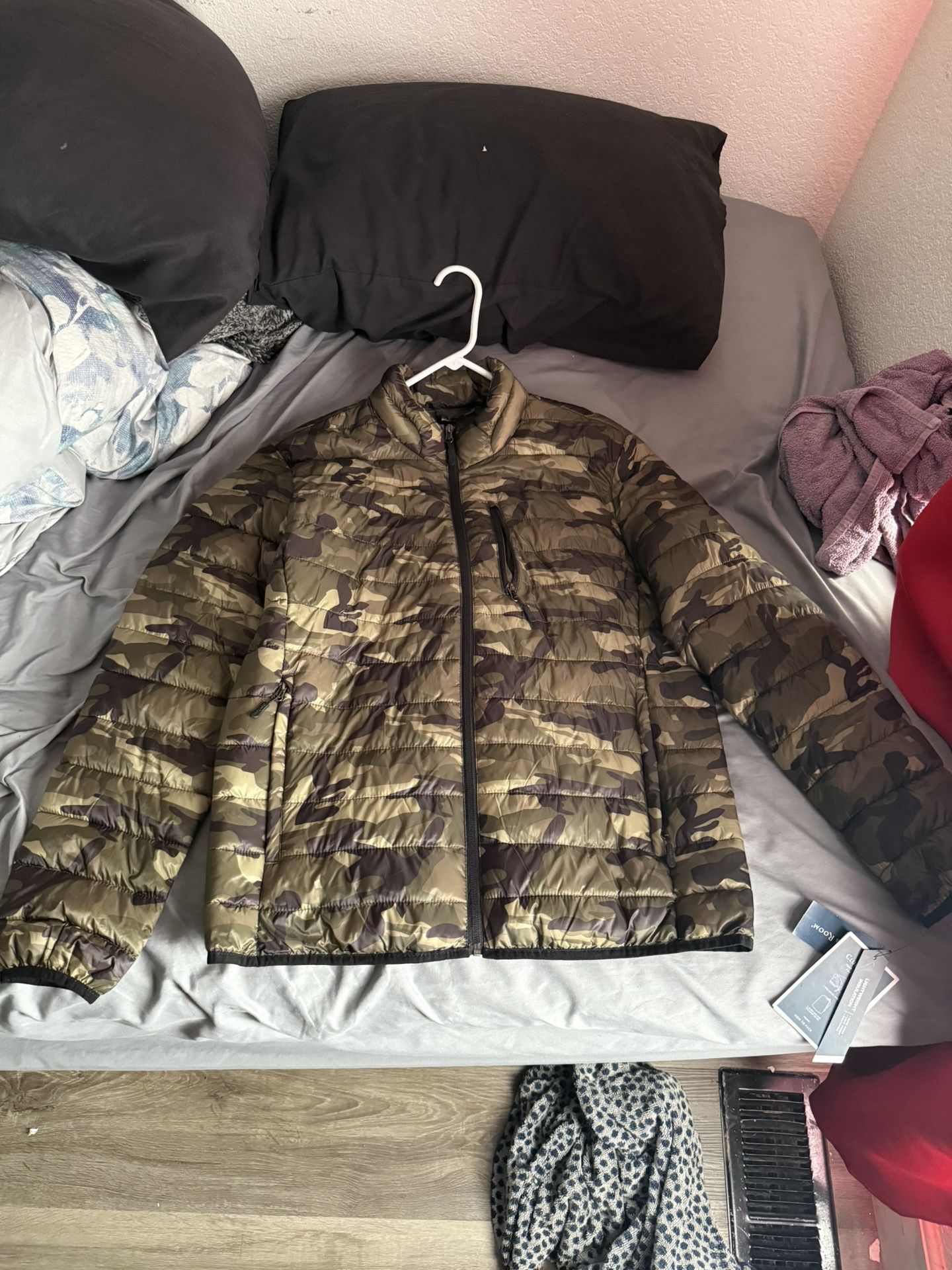 Puffer Jacket Club Room