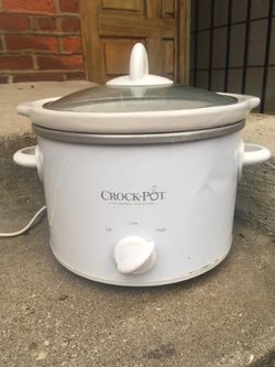 Mr. Coffee 2.5 Quart Crock-Pot - Works Great - Slight Dent