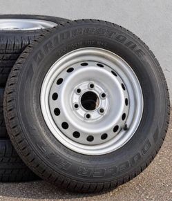 Bridgestone Dueler H/T 255/70R16 Tires on Steel Wheels