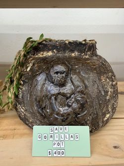 Save gorillas motherhood breastfeeding art ceramic artwork black clay Darkhorse pot