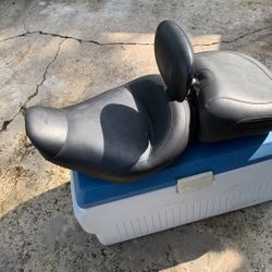 Mustang Seat With Back Rest And Passenger Seat In Perfect Condition For RoadKing Bike 