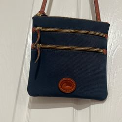 Vintage Dooney And Bourke Crossbody Purse