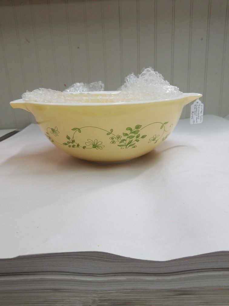 Vintage Pyrex- Shenandoah - Bowl Set - Shelton