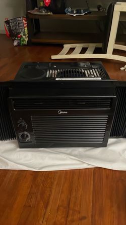Midea 5000 btu window unit .
