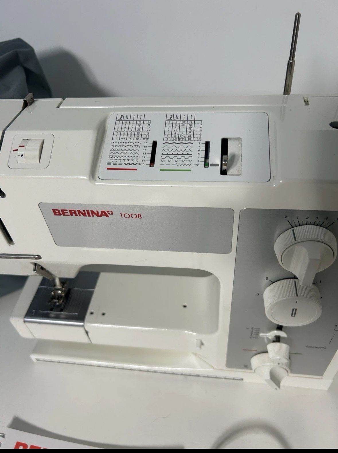 Bernina 1008 Sewing/embodied Machine Like New