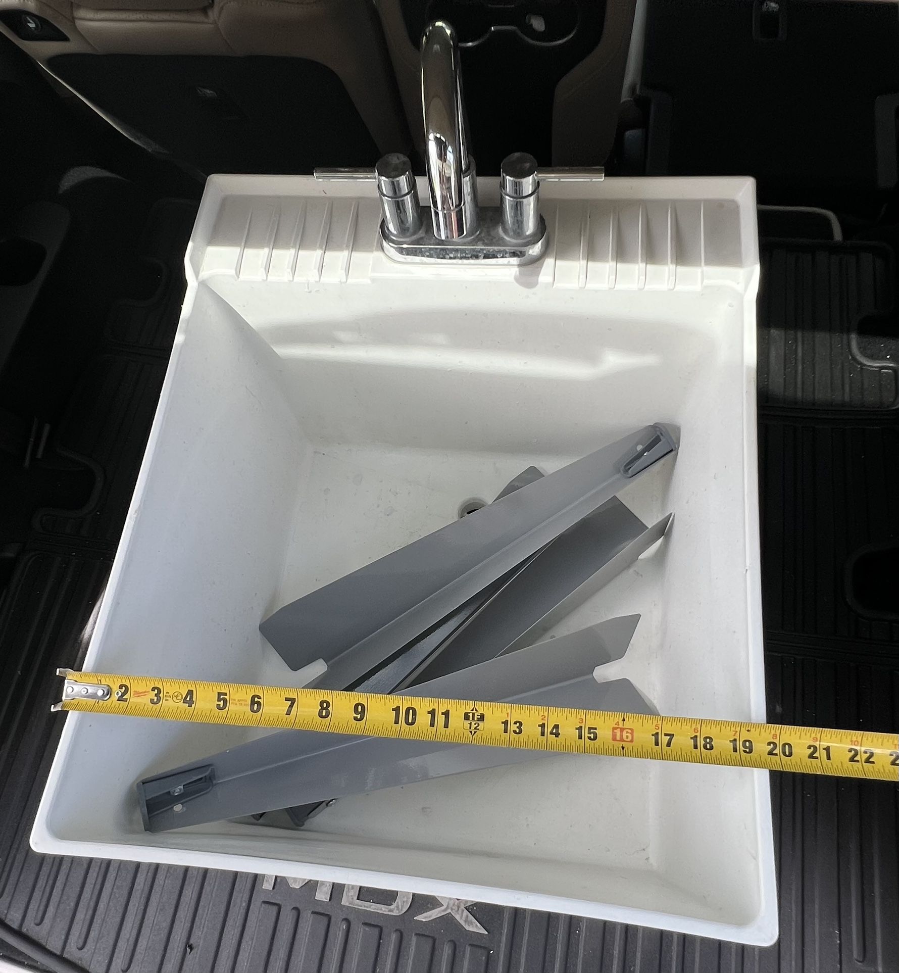Mustee Utility Tub w/ Legs and Faucet-