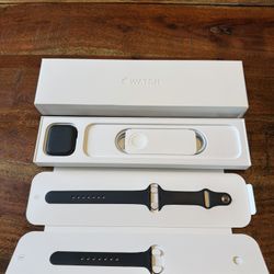 Apple Watch Series 7 - 45mm Aluminum Case with Midnight Sport Band Midnight