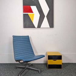 MCM Vintage Blue Herman Miller Aluminum Group Swivel Chair