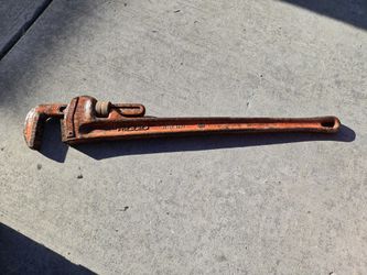 RIDGID Heavy Duty Pipe Wrench 36" with 5" Jaw Capacity