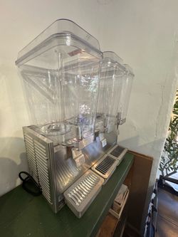 Crathco D35-3 Triple-Bowl Beverage Dispenser – Like New