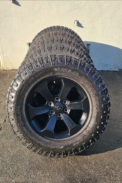 Ram 1500/Rebel Night Edition Wheels & Tires on 33" Wrangler Duratrac Tires