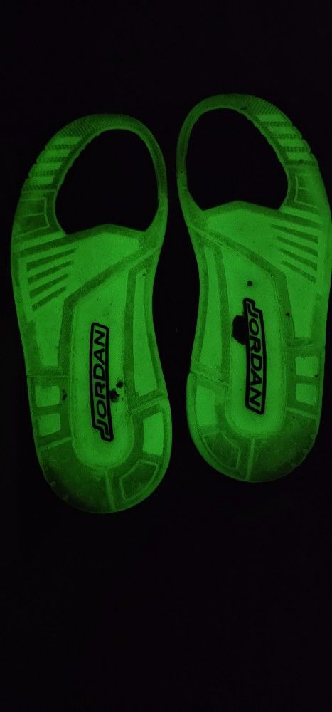 Jordan Spizike Black Green Glow