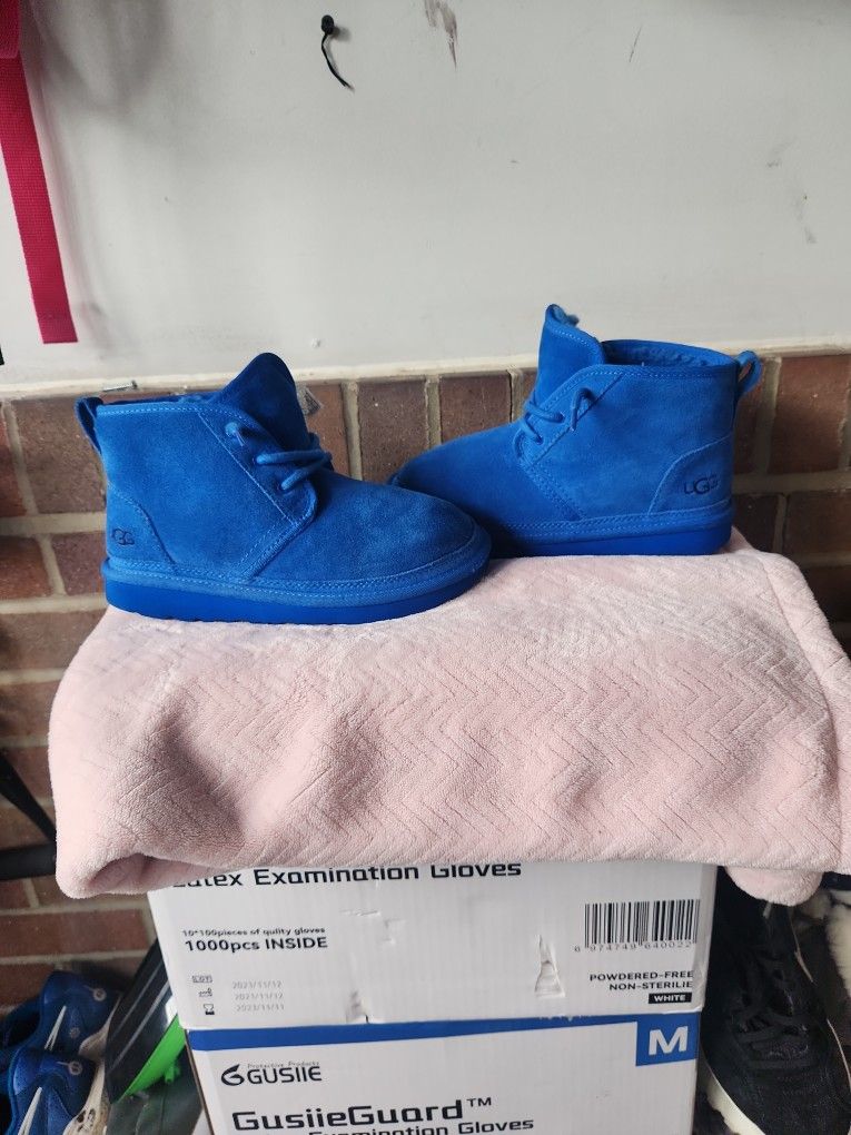 UGG