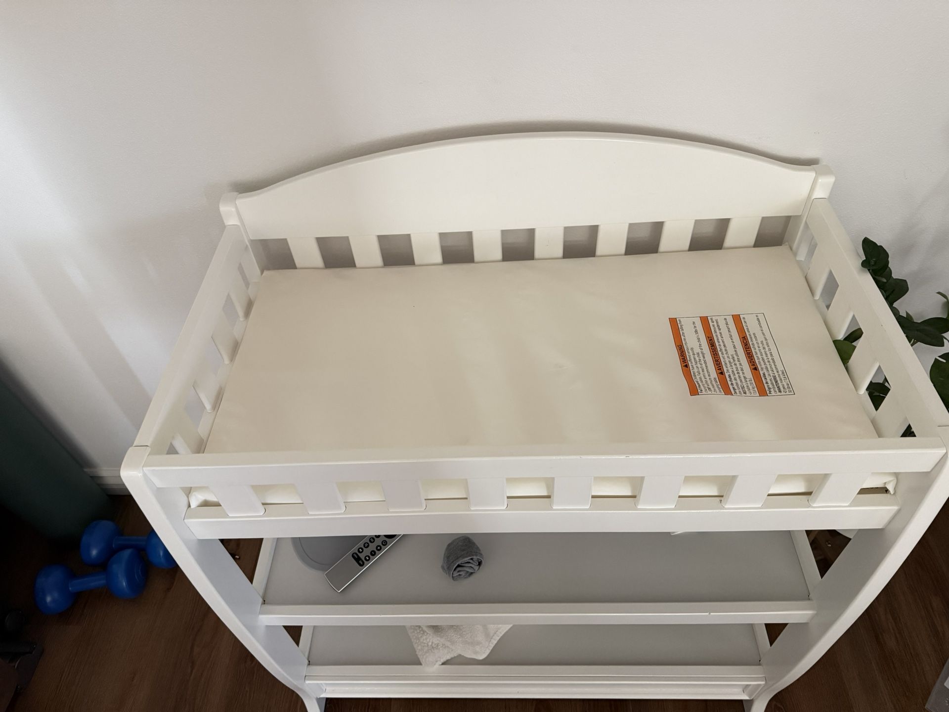 Free Changing Table