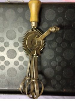 Hand Crank Egg Beater Mixer