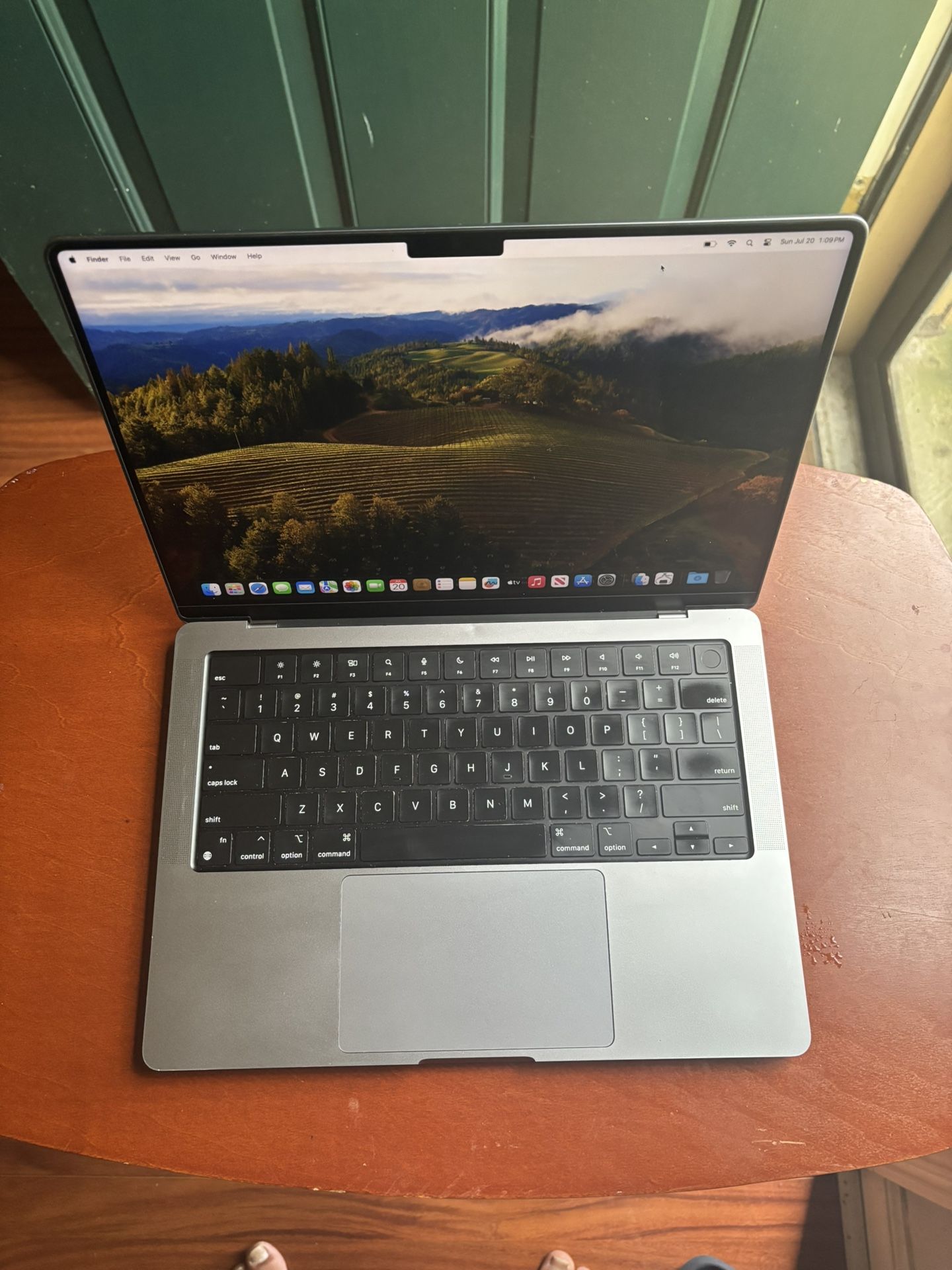 2021 Like New Apple MacBook Pro 16GB M2 Pro 512GB MUSIC RECORDING &VIDEO EDITING SOFTWARE Charger