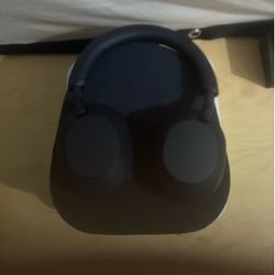 Sony WH-1000XM5 only accept cash and Apple Pay and Zelle