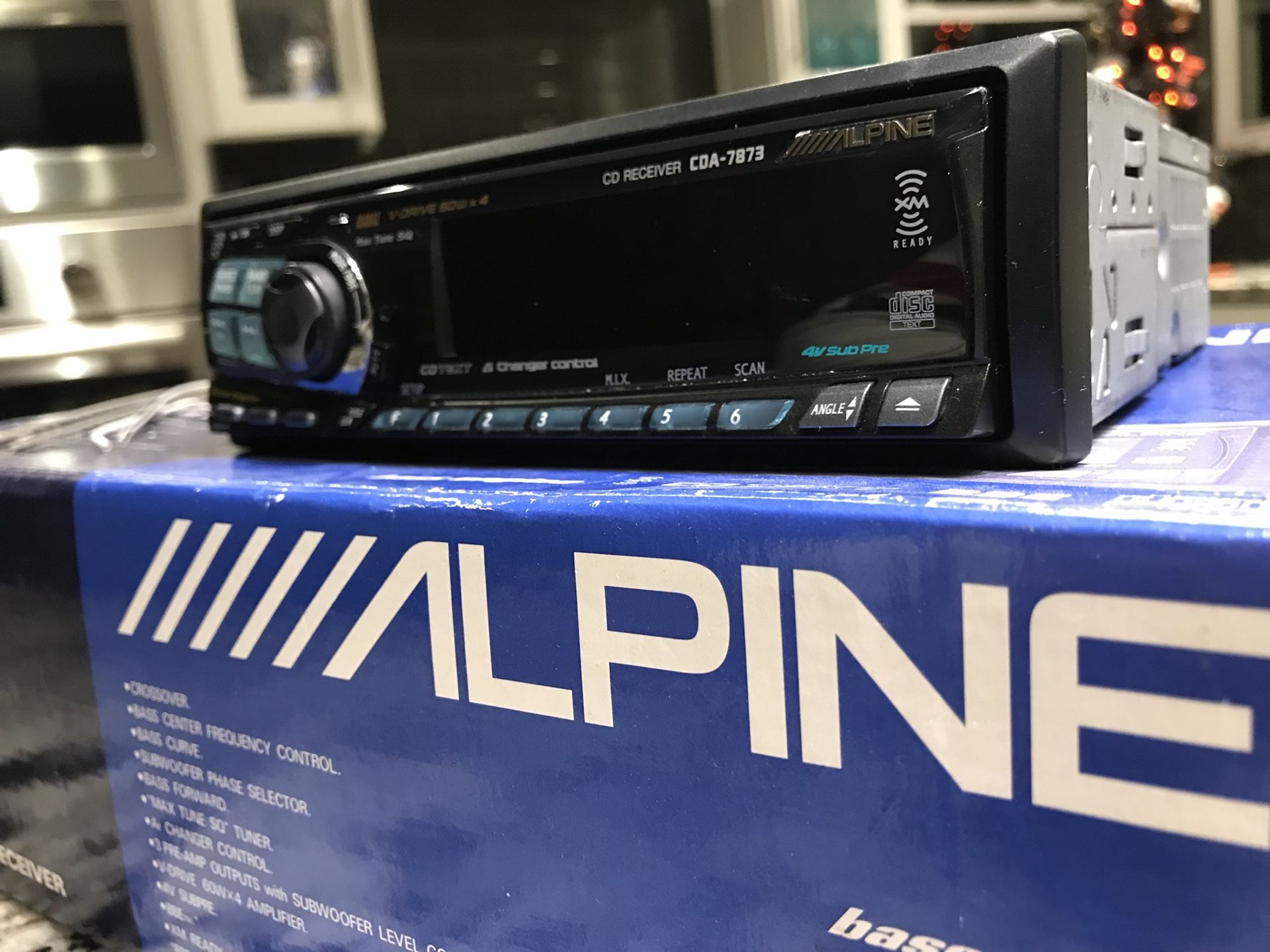 Alpine CDA-7873 vintage cd/satellite Am/Fm player very powerful