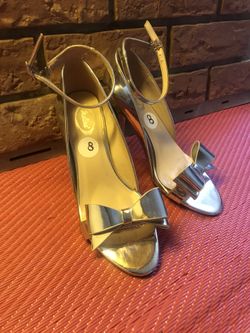 Italina Heels Size 8 New!Only worn for demonstration purposes!