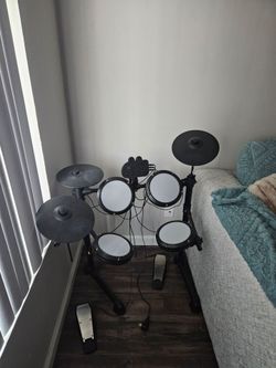 Electronic drum set
